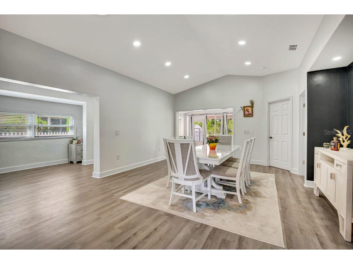 5304 72nd Street E Bradenton FL 34203 A4675546 image3