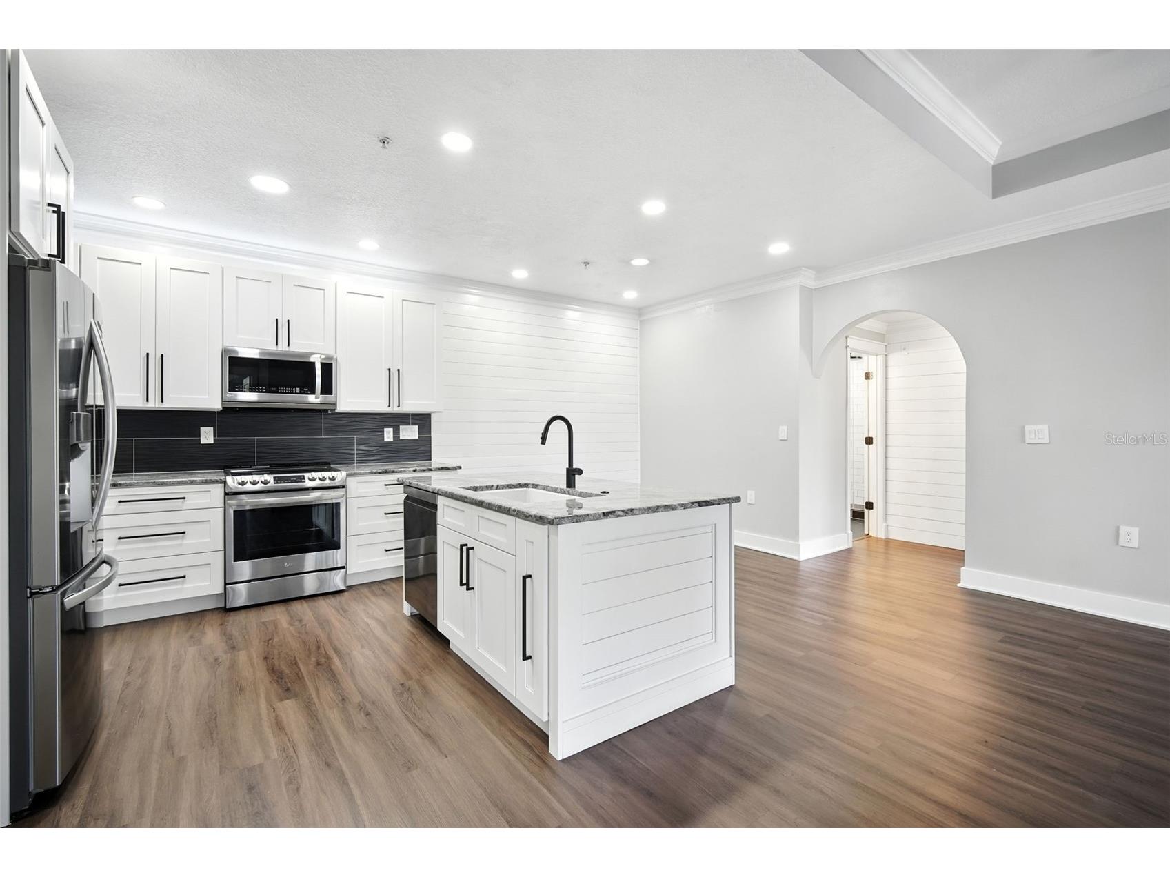 5304 Bay Club Circle Tampa FL 33607 TB8486550 image2