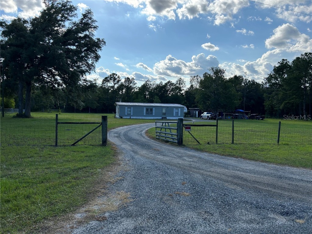 5304 NE 211th Drive Hawthorne FL 32640 GC514026 image1