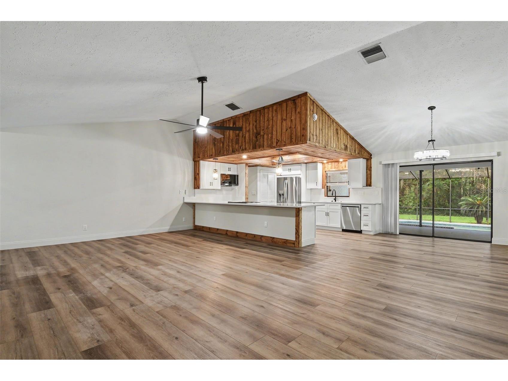 5305 E 127th Avenue Tampa FL 33617 W7887084 image4