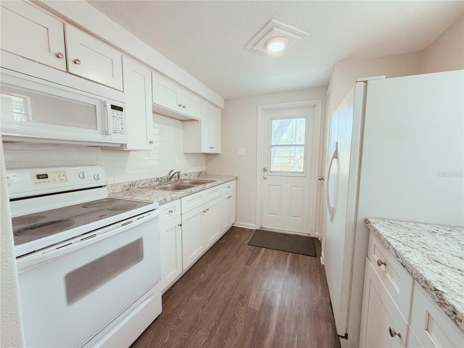 5305 Oakwood Court #17 Tampa FL 33610 K4903457 image2