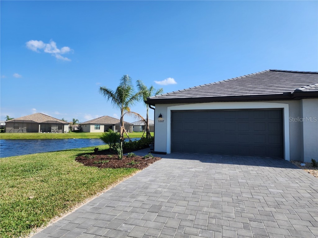 5307 White Sand Cove Lakewood Ranch FL 34211 A4577074 image1