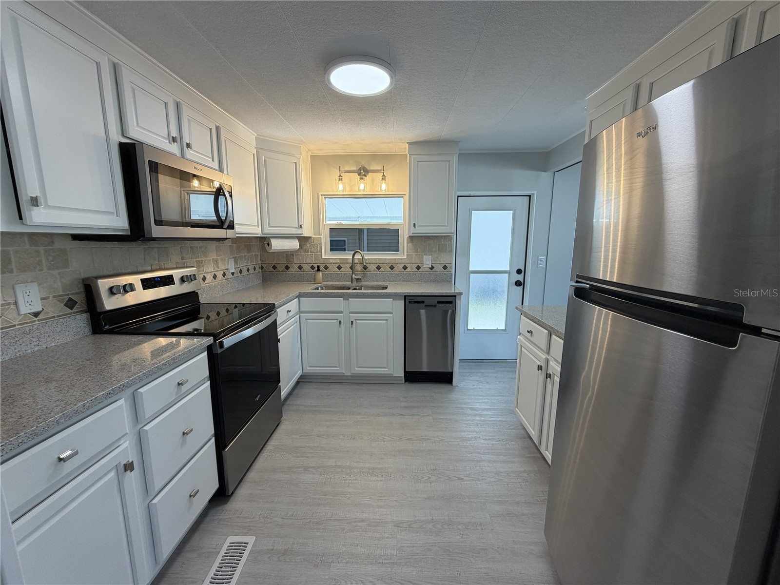 5308 Tri Par Drive Sarasota FL 34234 A4689063 image17