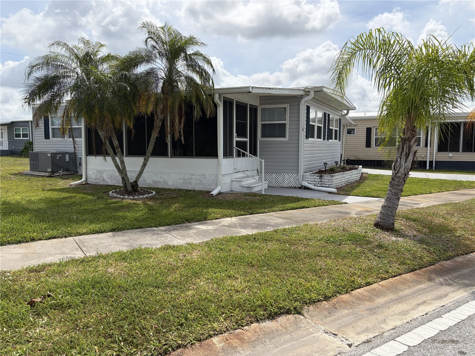 5308 Tri Par Drive Sarasota FL 34234 A4689063 image2