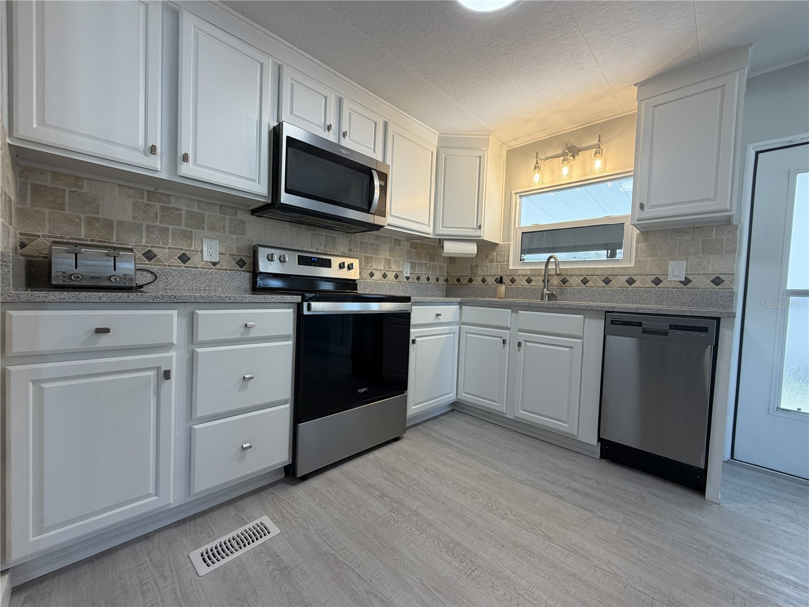 5308 Tri Par Drive Sarasota FL 34234 A4689063 image20
