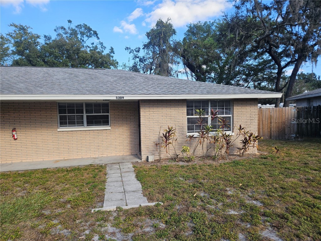 5309 Oakwood Court #19 Tampa FL 33610 TB8445422 image1