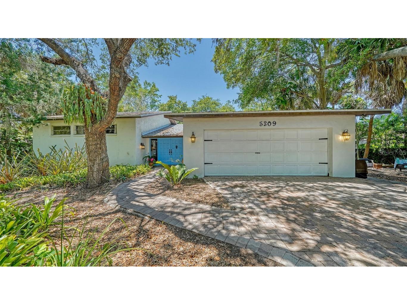 5309 Siesta Court Sarasota FL 34242 A4613435 image1