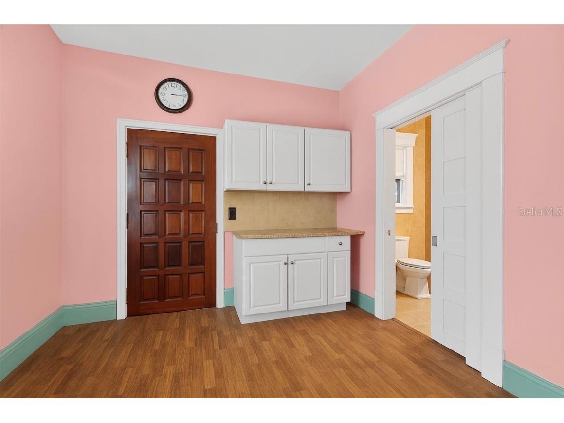 531 16th Street S Saint Petersburg FL 33705 TB8451901 image11