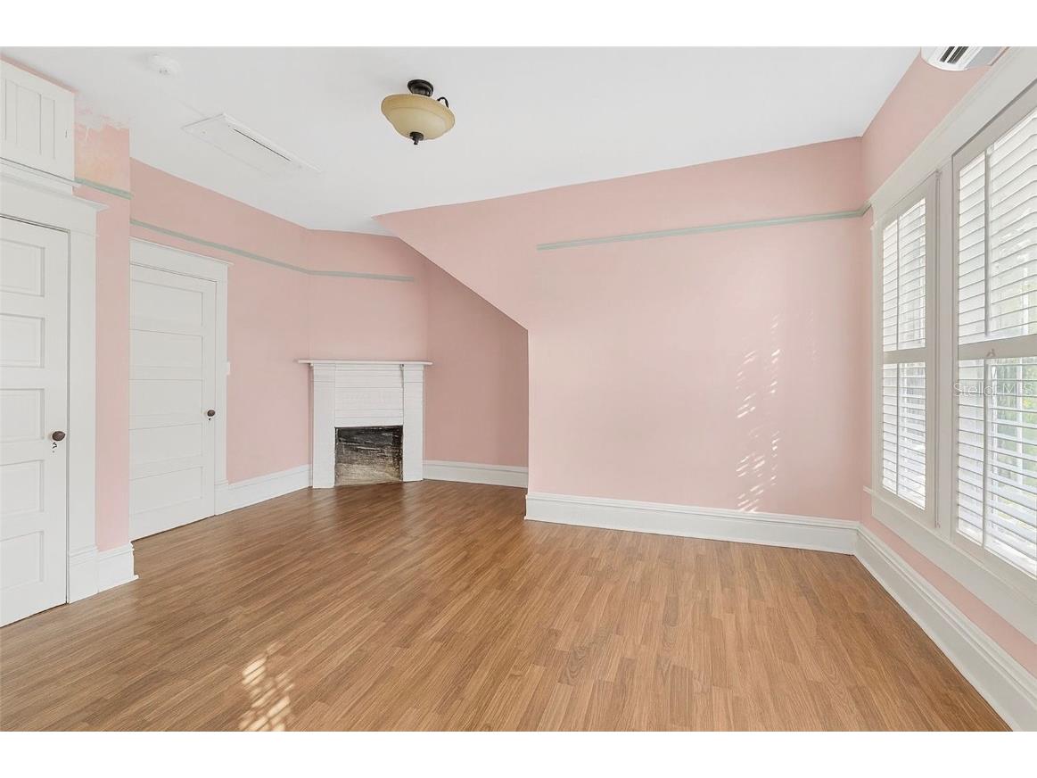 531 16th Street S Saint Petersburg FL 33705 TB8451901 image17