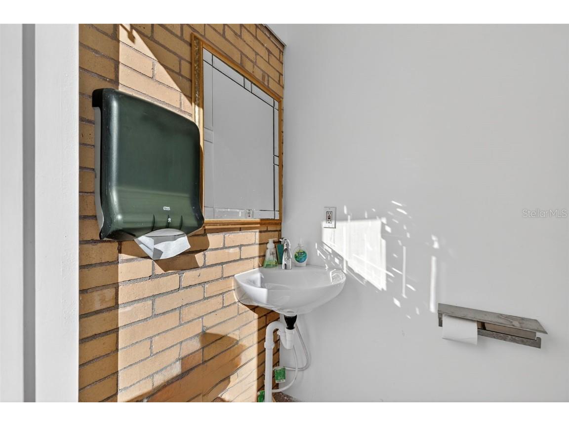 531 16th Street S Saint Petersburg FL 33705 TB8451901 image24