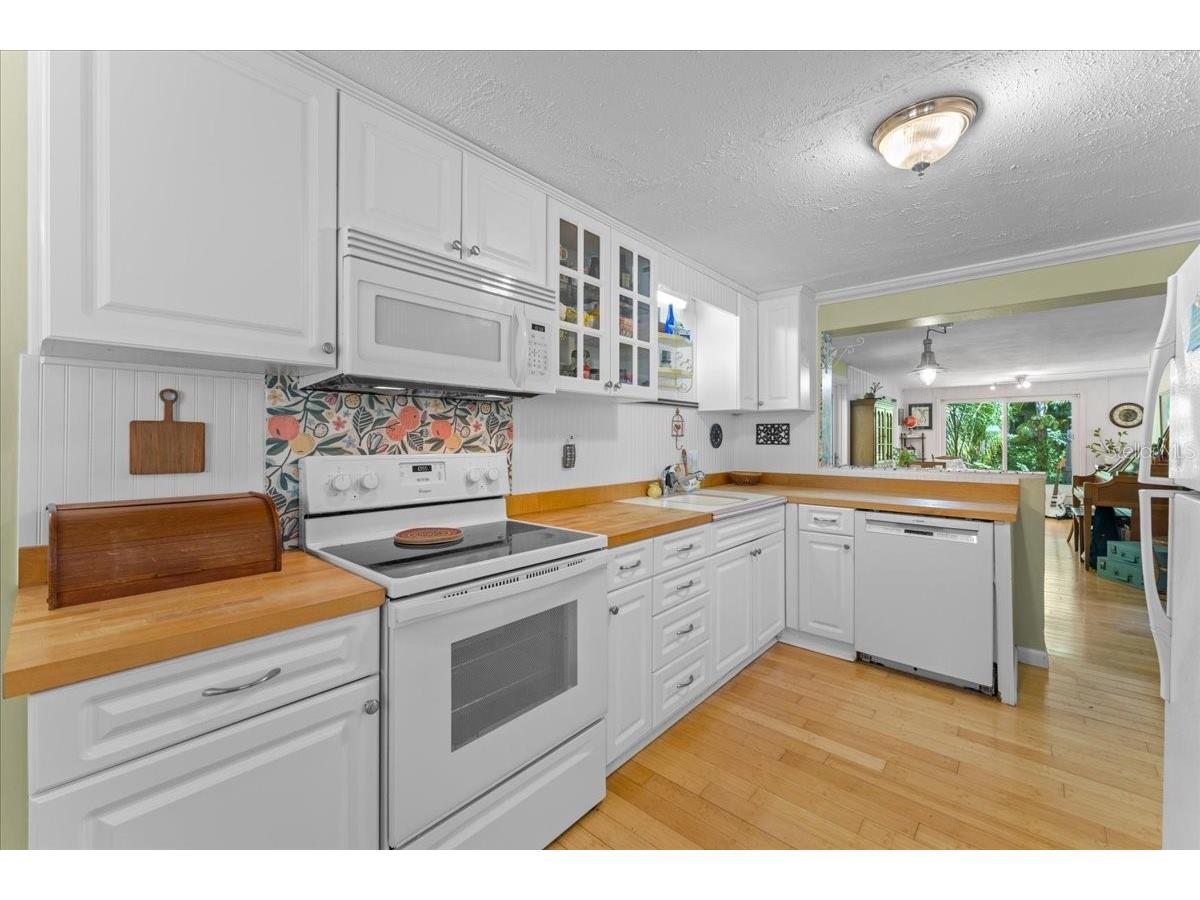 531 6th Street S Safety Harbor FL 34695 TB8498700 image7