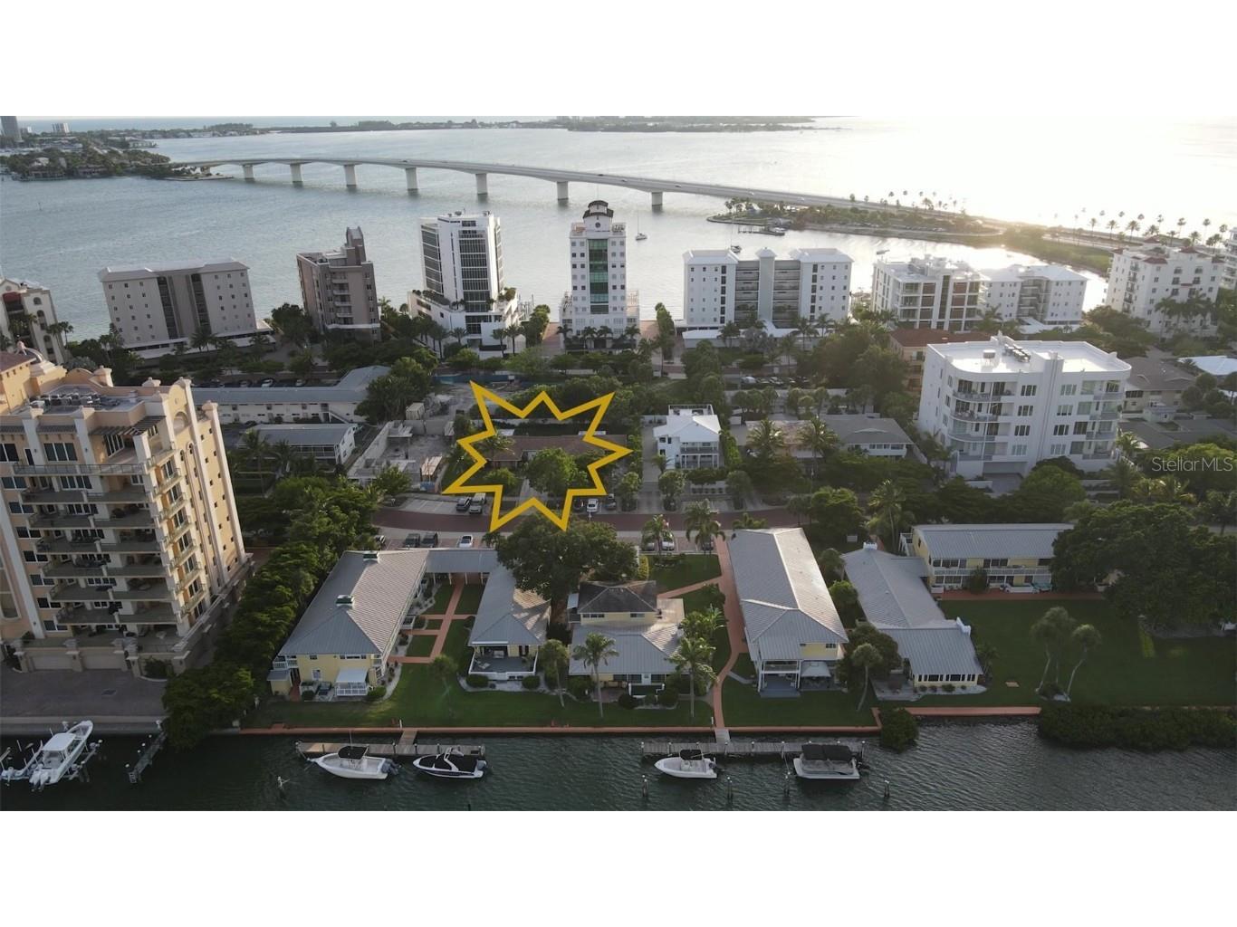 531 Golden Gate Point Sarasota FL 34236 A4541419 image1