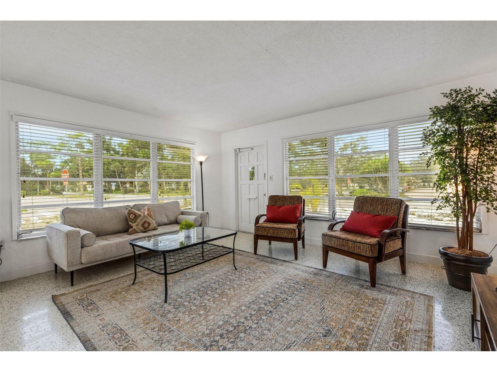 531 Granada Avenue Venice FL 34285 N6143165 image2