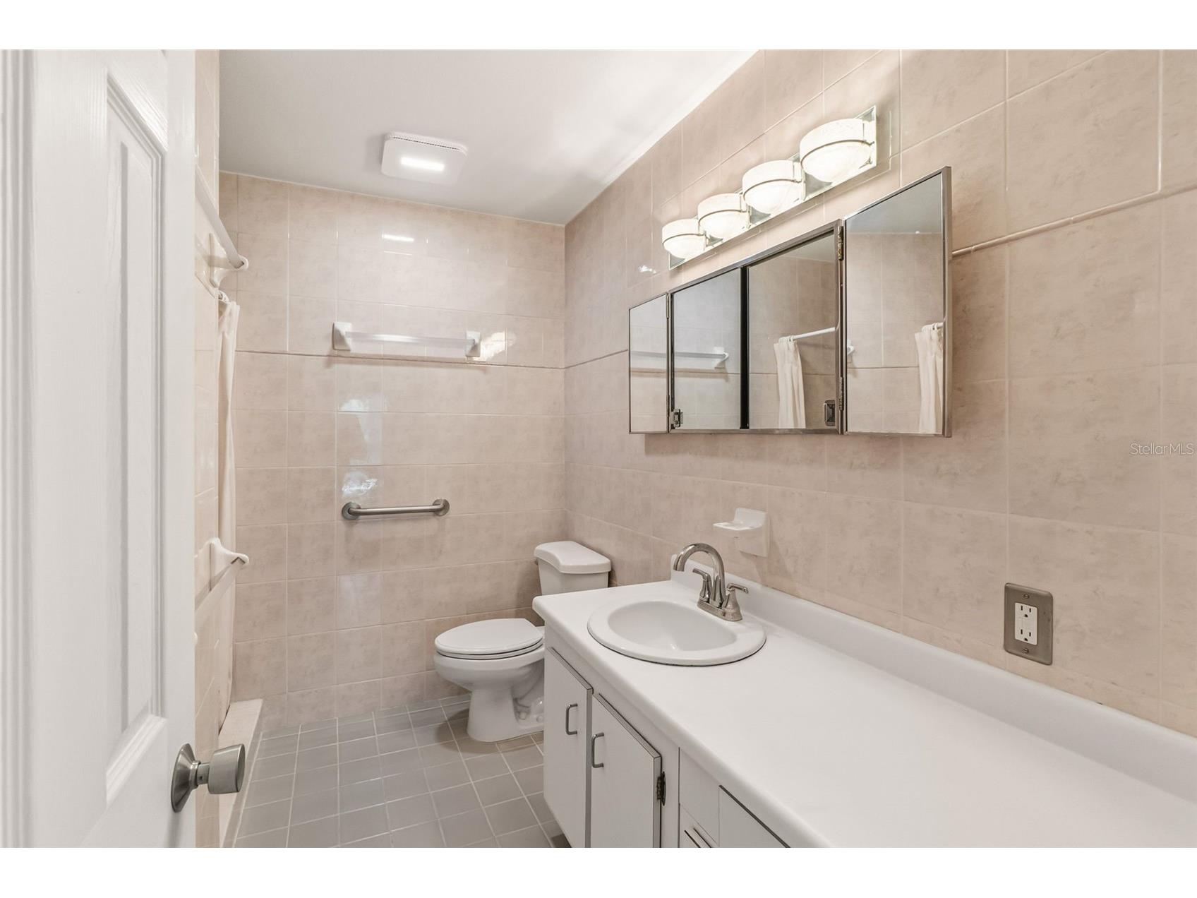 531 Sutton Place Longboat Key FL 34228 A4681208 image12