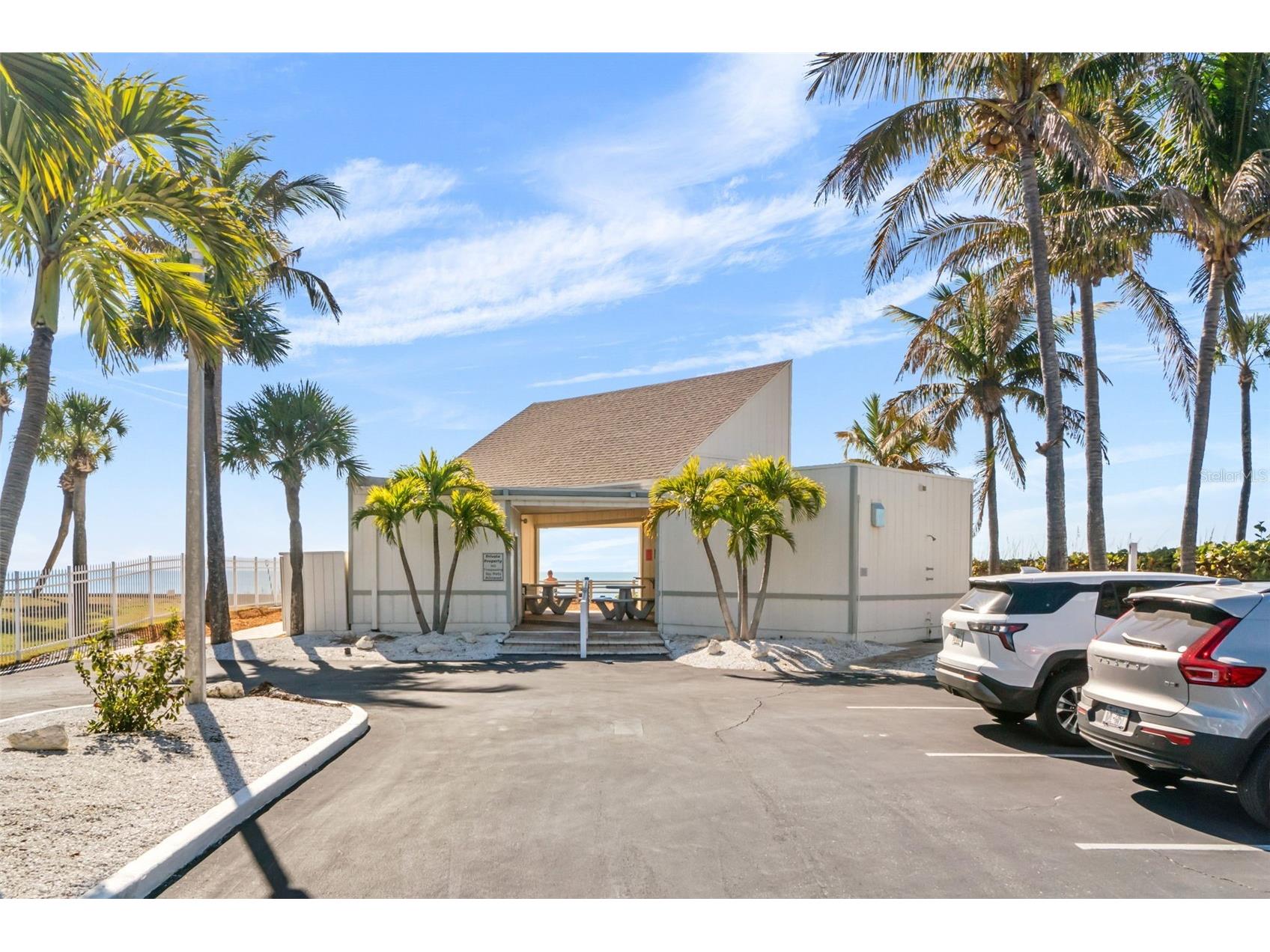 531 Sutton Place Longboat Key FL 34228 A4681208 image16