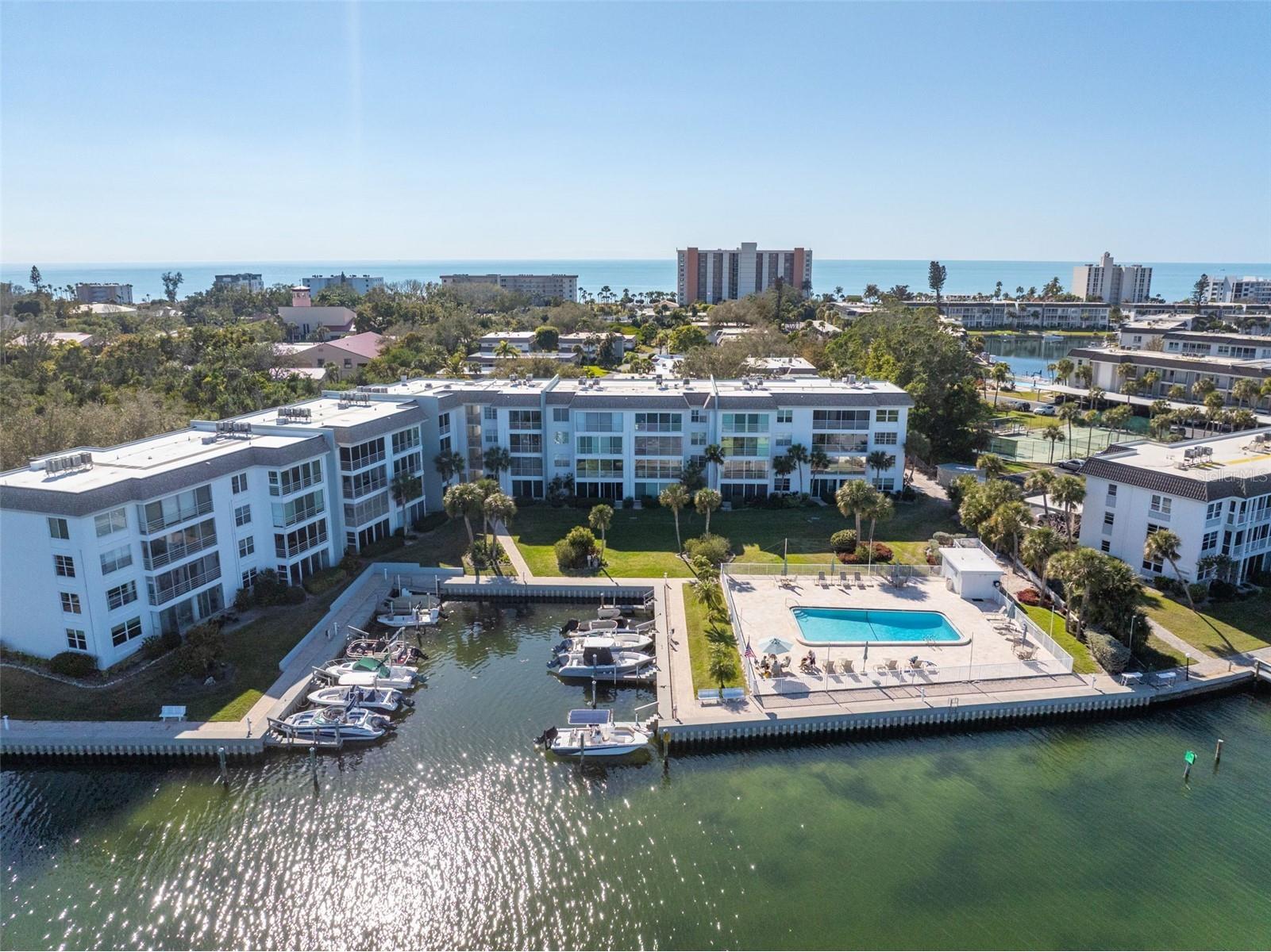 531 Sutton Place Longboat Key FL 34228 A4681208 image25