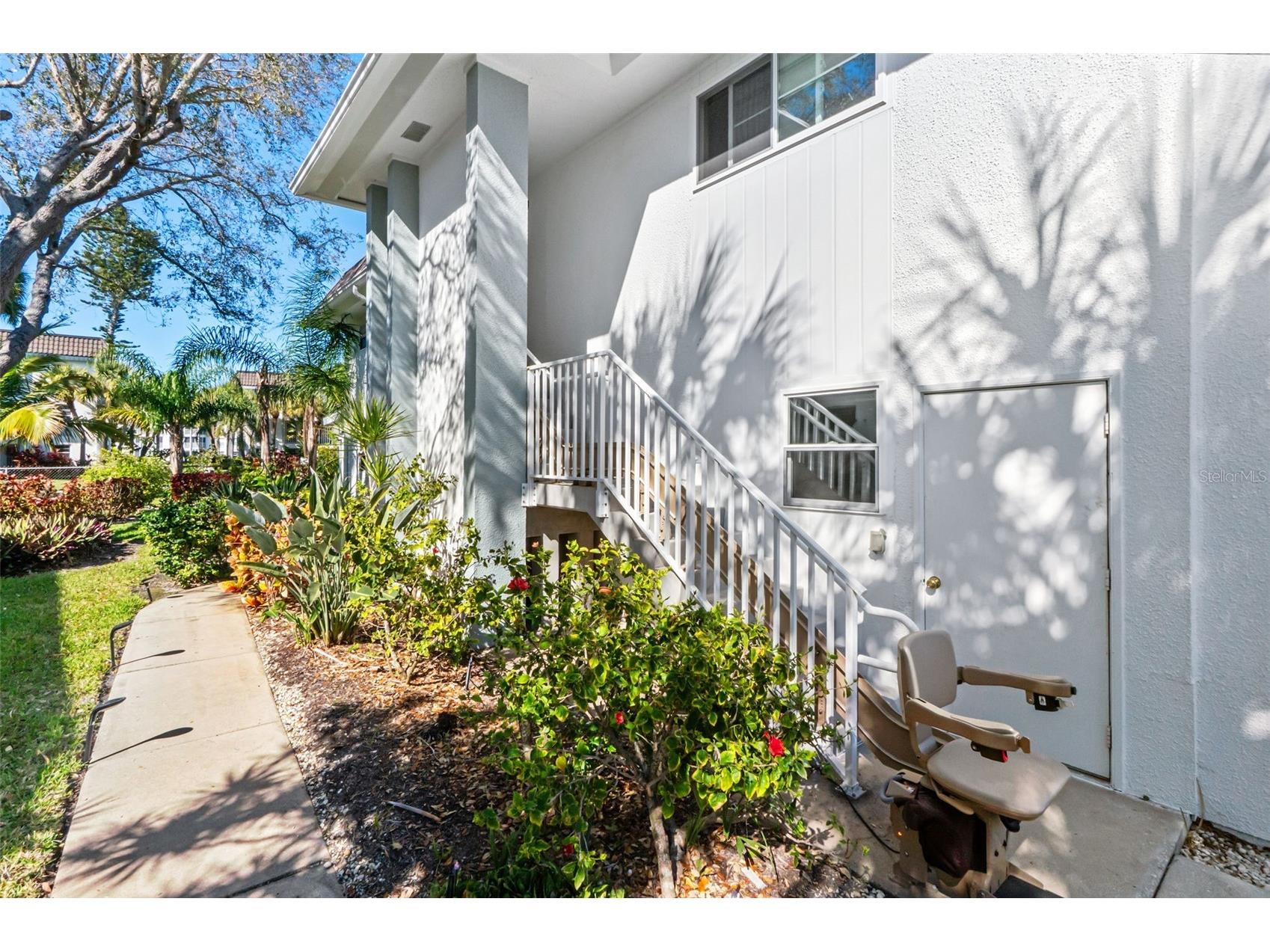 531 Sutton Place Longboat Key FL 34228 A4681208 image3