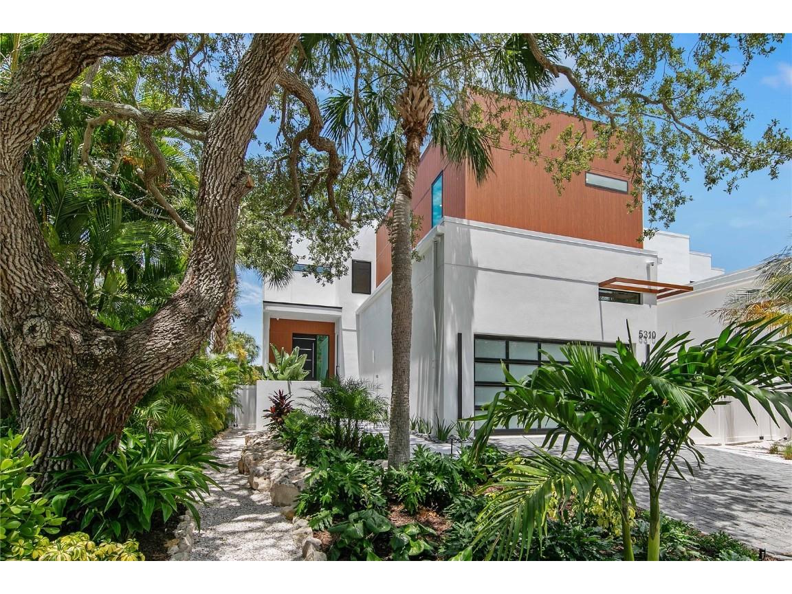 5310 Avenida Del Mare Sarasota FL 34242 - GRAND CANAL A4604175 image1