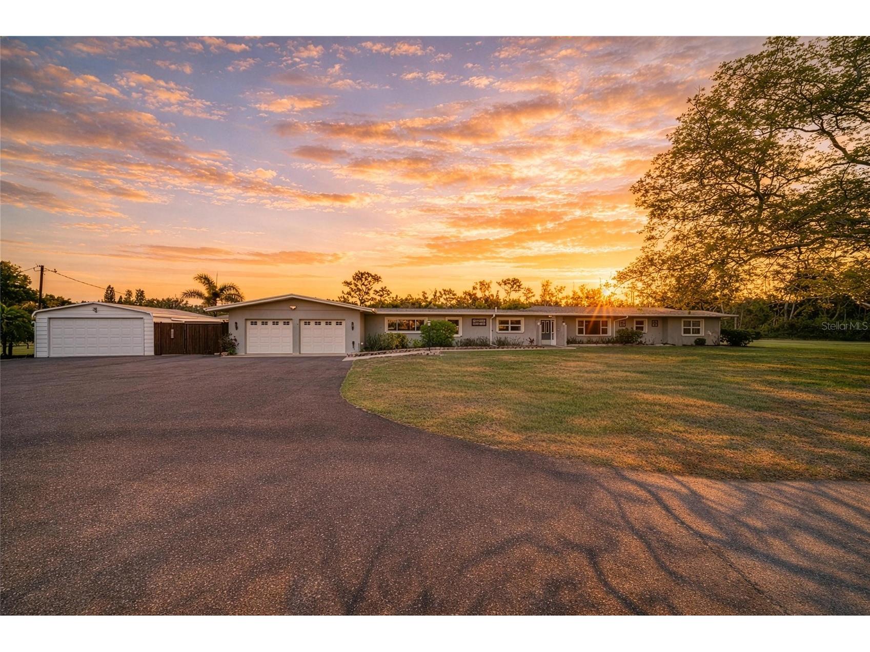 5310 N Tuttle Avenue Sarasota FL 34234 A4685035 image1