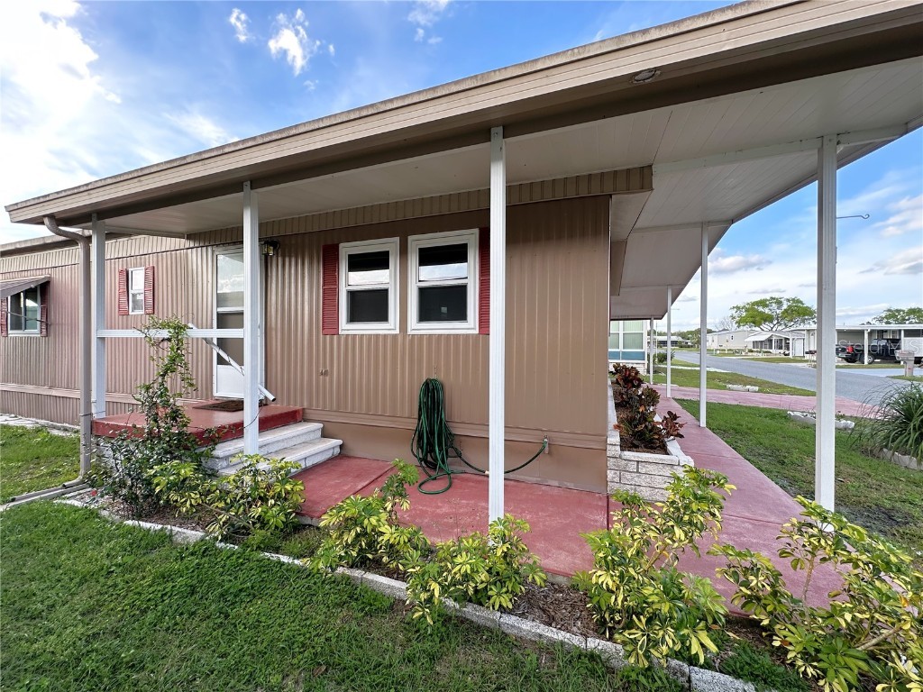 5311 Astrid Drive Zephyrhills FL 33541 OM674391 image1