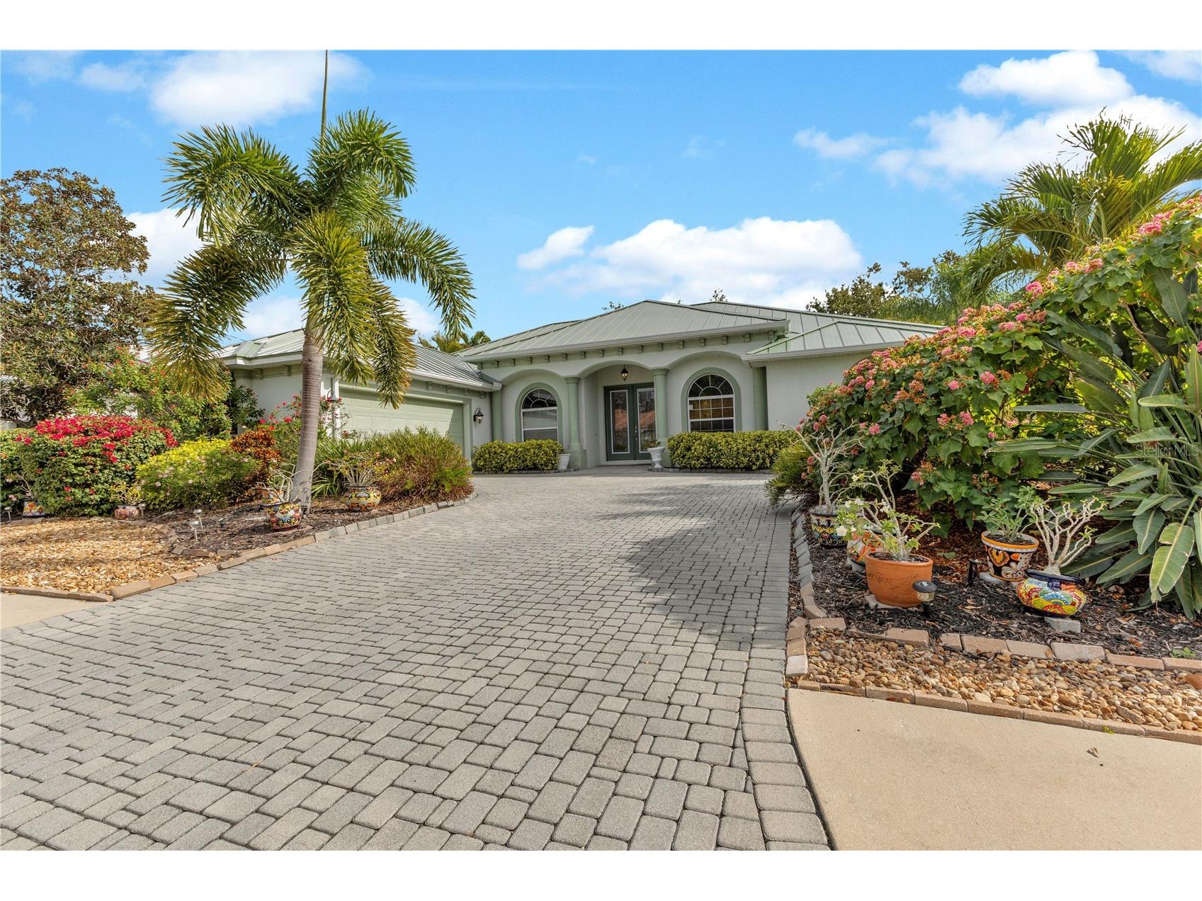 5311 Nathaniel Place Sarasota FL 34233 A4676706 image1