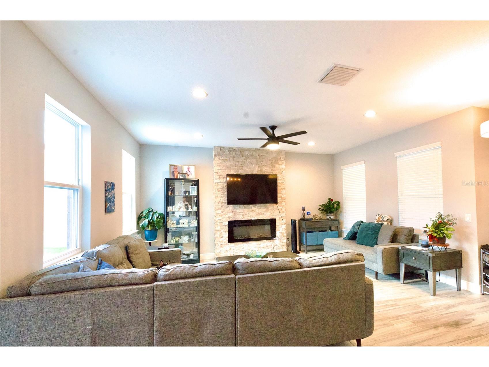 5312 Suncatcher Drive Wesley Chapel FL 33545 TB8492282 image11