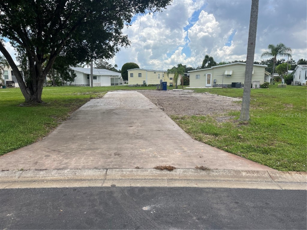 5316 53rd Avenue E #H14 Bradenton FL 34203 A4578626 image1