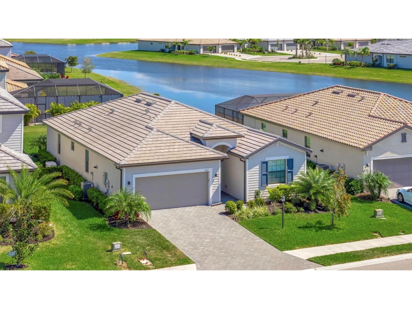 5317 Coral Reef Way Bradenton FL 34211 A4642489 image1