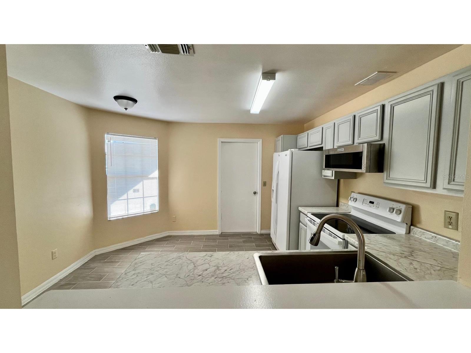 5317 Hyde Park Avenue Orlando FL 32808 O6316958 image4