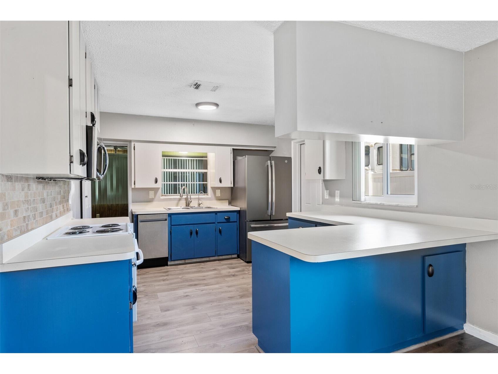5318 17th Street W #A Bradenton FL 34207 A4698195 image6