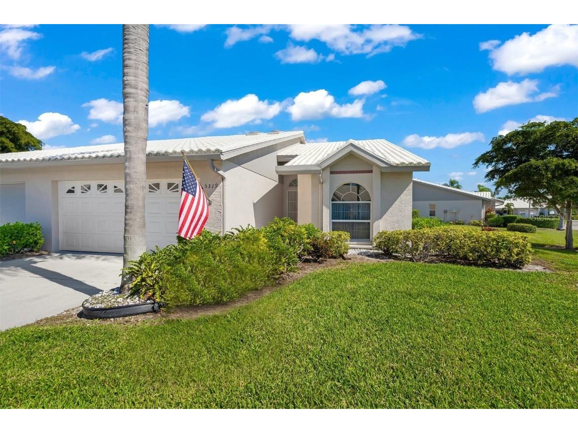 5319 Christie Ann Place #2 Sarasota FL 34233 A4568894 image1