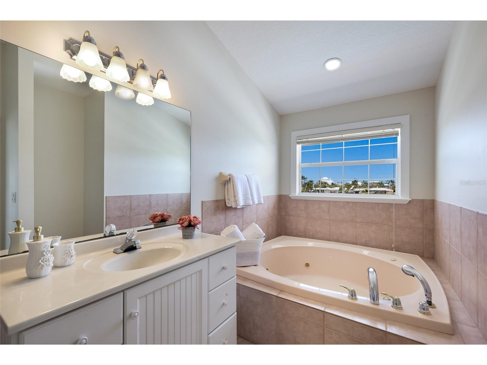 532 70th Street Holmes Beach FL 34217 - BIMINI BAY A4693681 image19