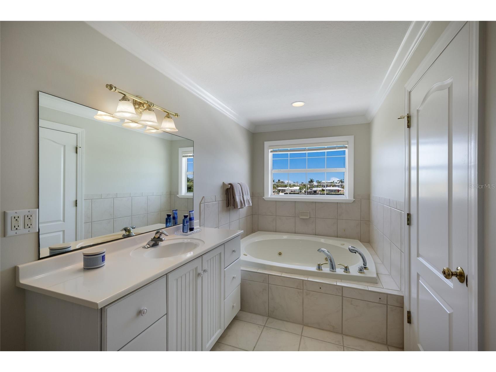 532 70th Street Holmes Beach FL 34217 - BIMINI BAY A4693681 image21
