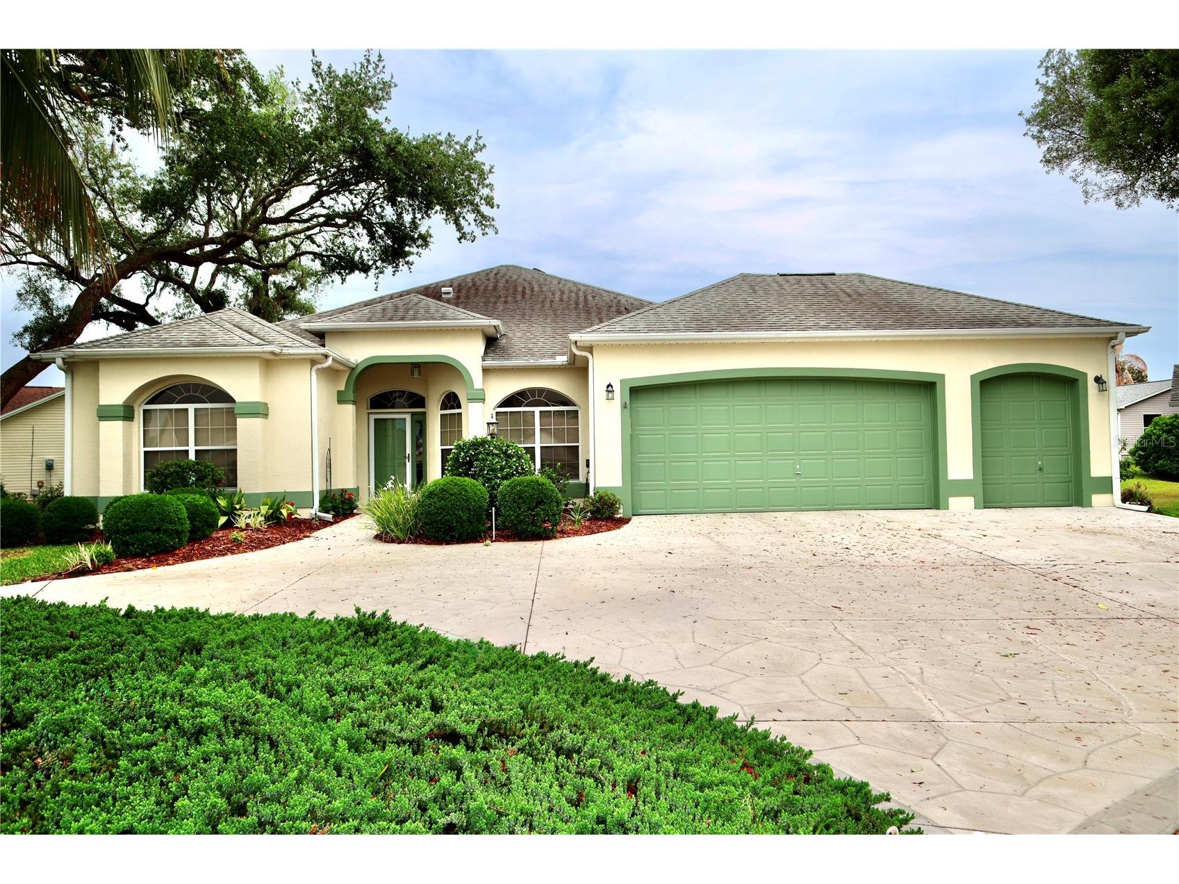 532 Carrera Drive Lady Lake FL 32159 G5112174 image1