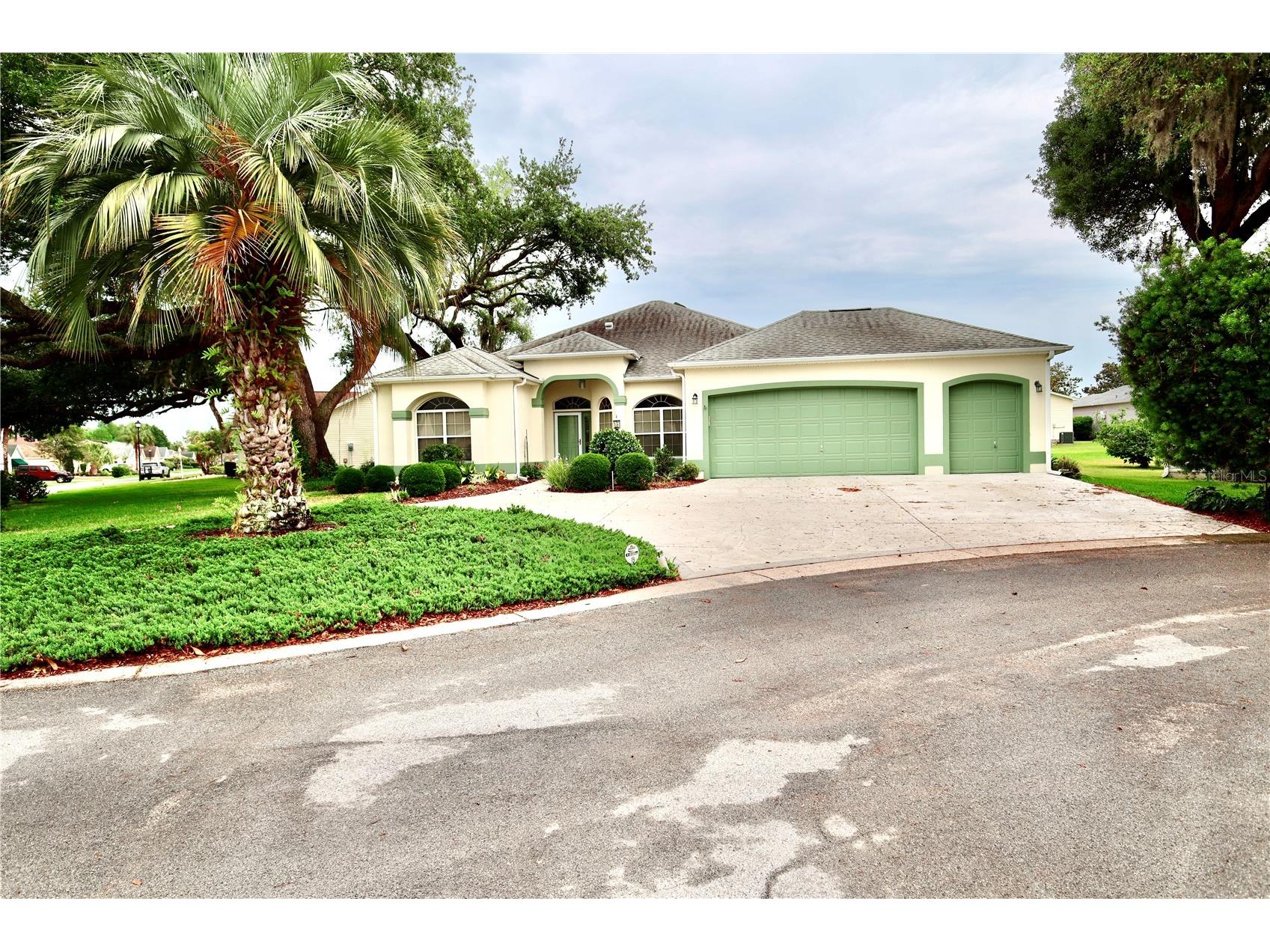 532 Carrera Drive Lady Lake FL 32159 G5112174 image2