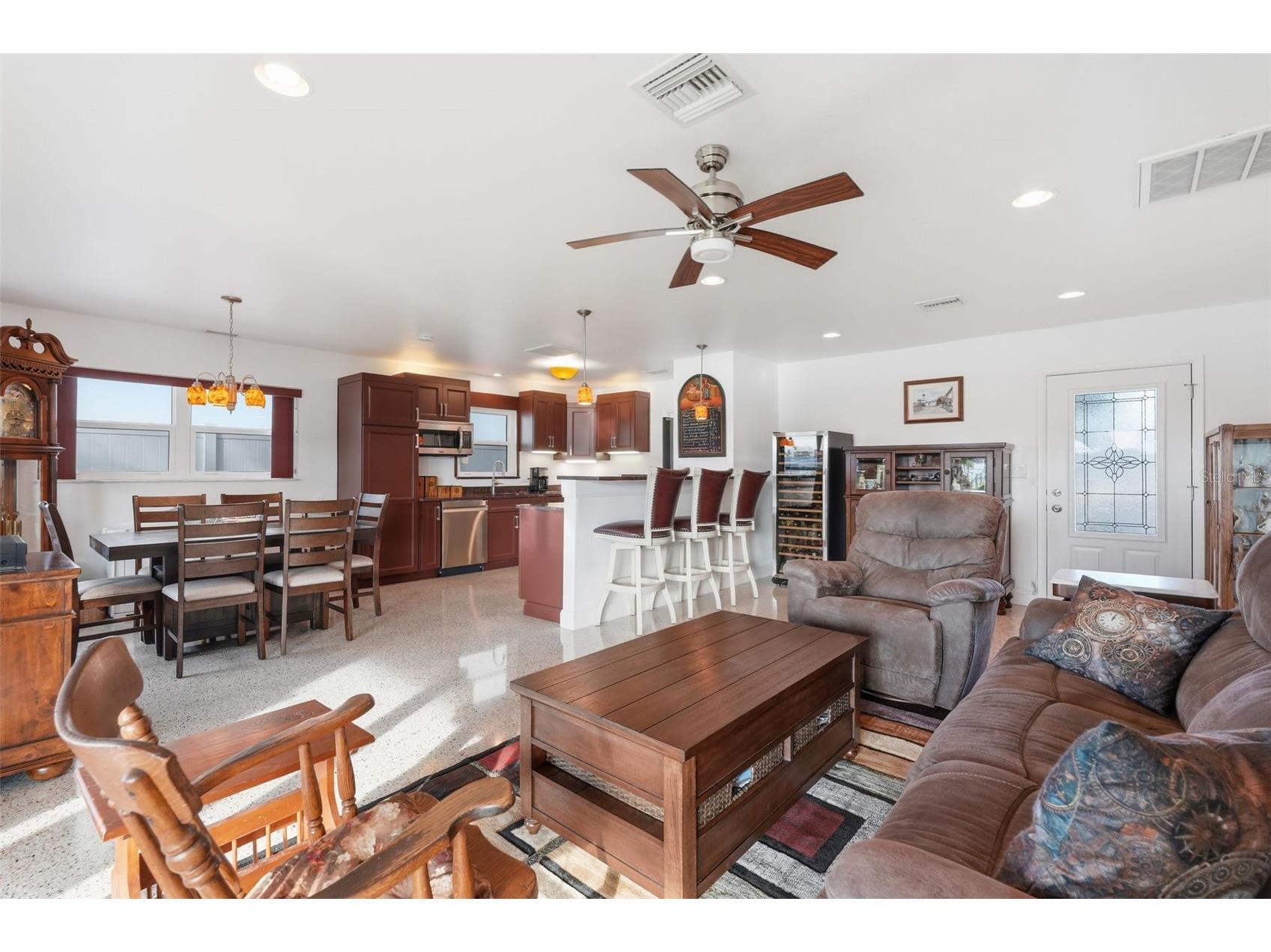 532 Crystal Drive Madeira Beach FL 33708 TB8487459 image7