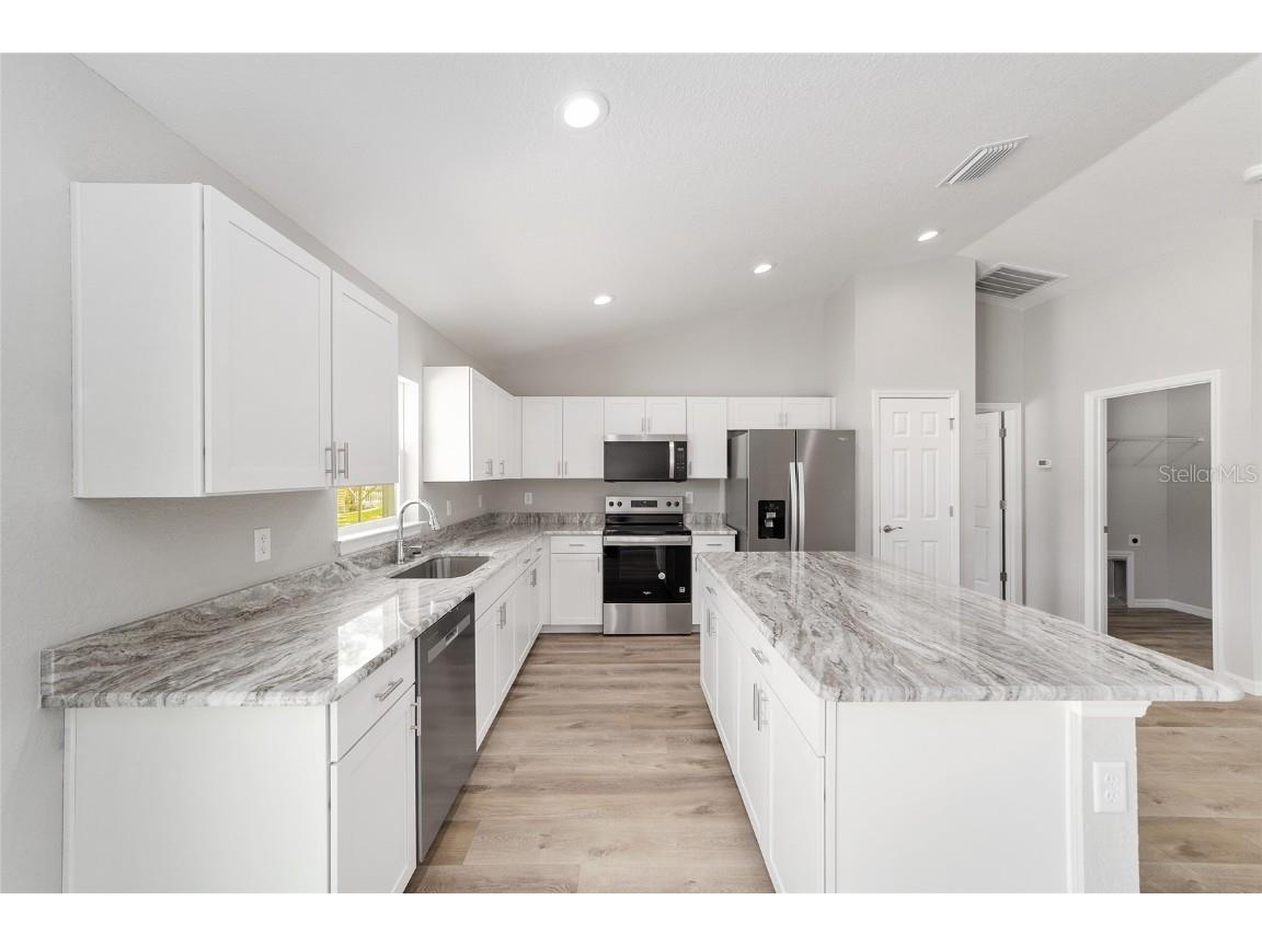 532 W Homeway Loop Citrus Springs FL 34434 OM700525 image6