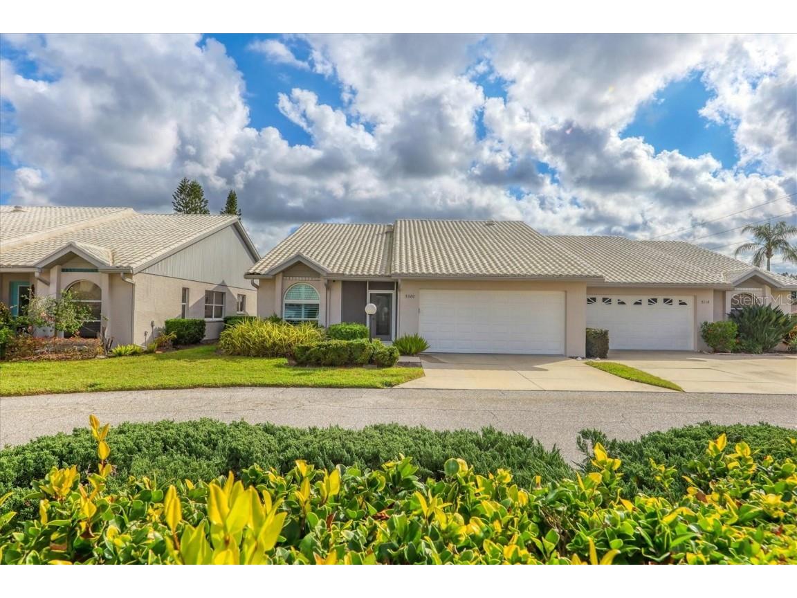 5320 Crestlake Boulevard #26 Sarasota FL 34233 A4640559 image1