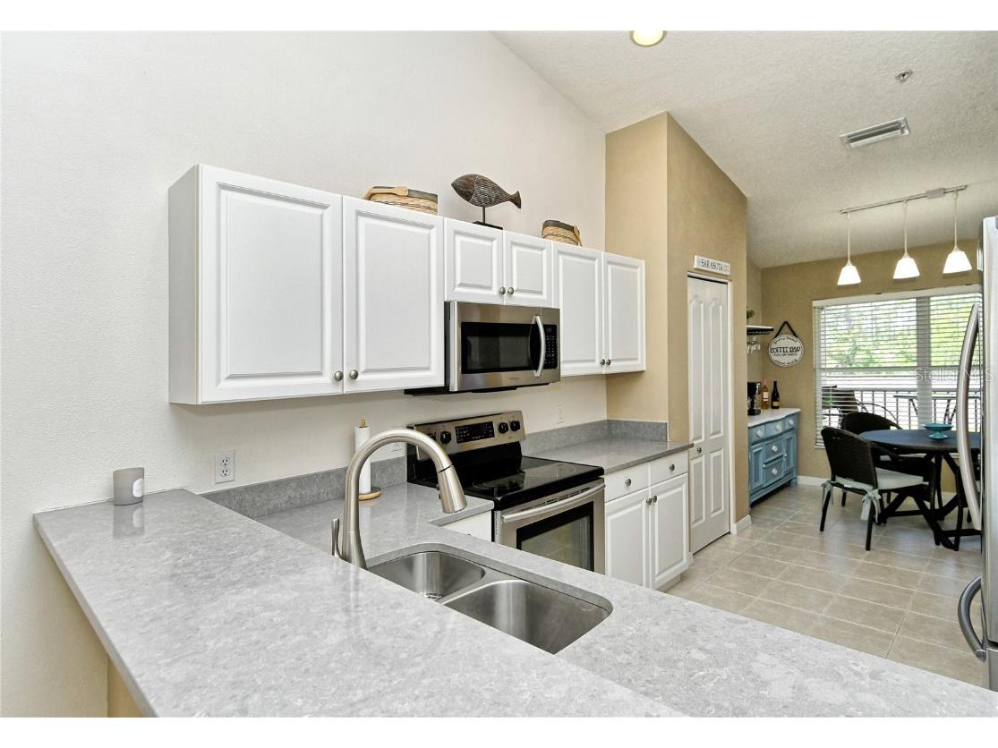 5320 Hyland Hills Avenue #2222 Sarasota FL 34241 A4667444 image17
