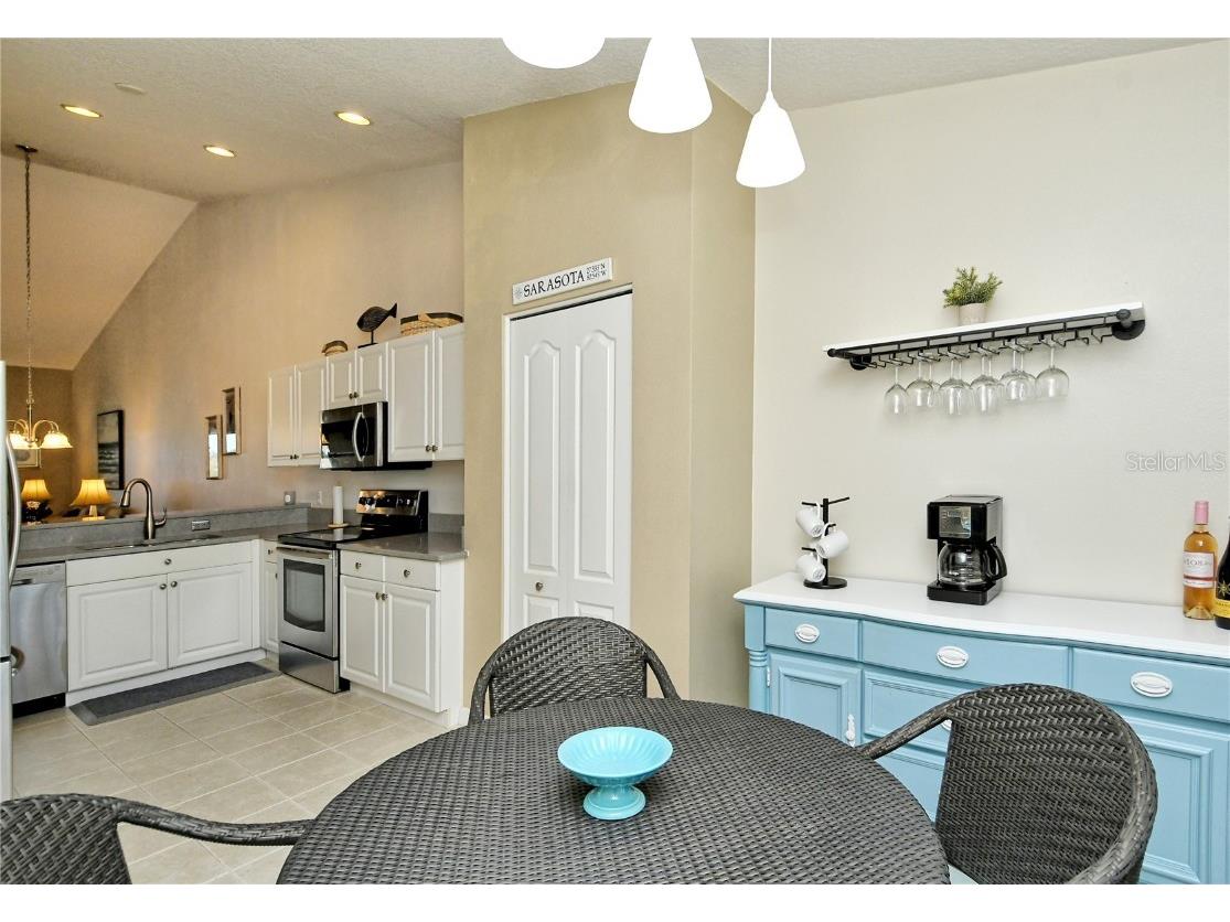 5320 Hyland Hills Avenue #2222 Sarasota FL 34241 A4667444 image20