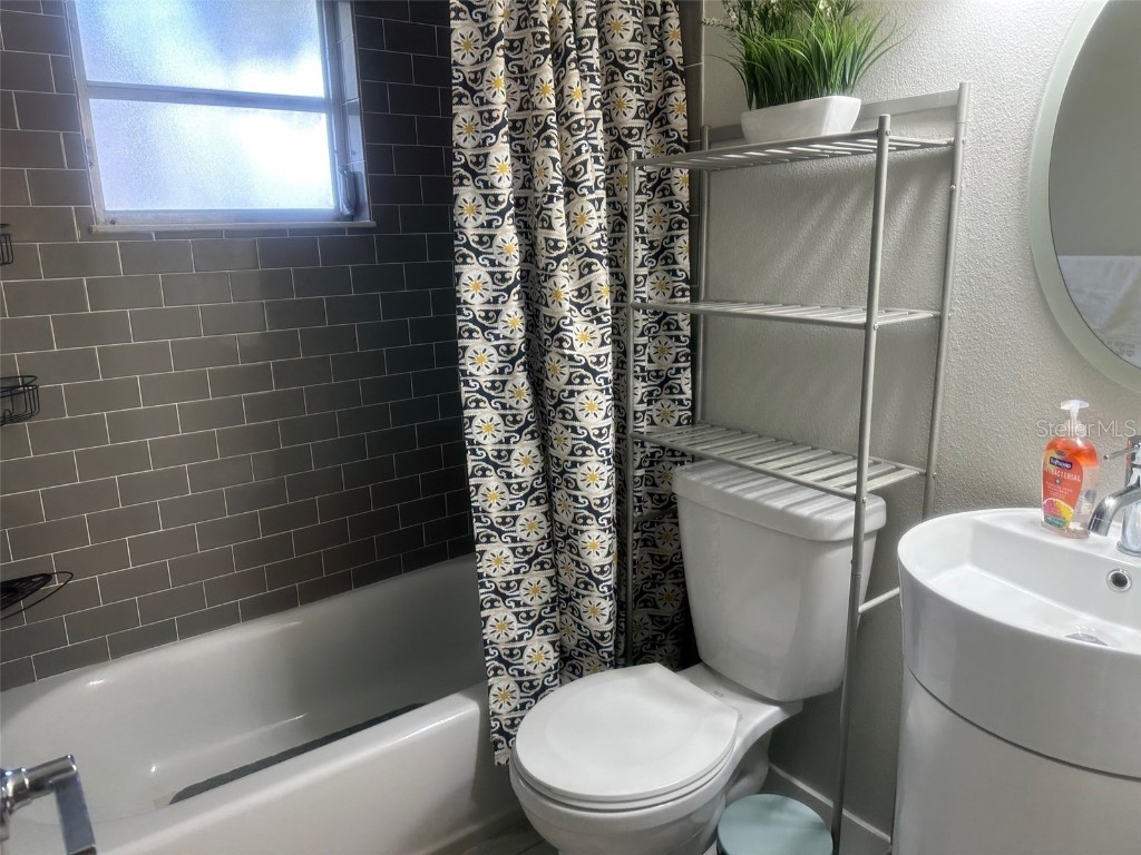 5320 Moeller Avenue Sarasota FL 34233 A4673965 image20