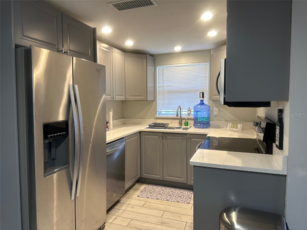 5320 Moeller Avenue Sarasota FL 34233 A4673965 image3