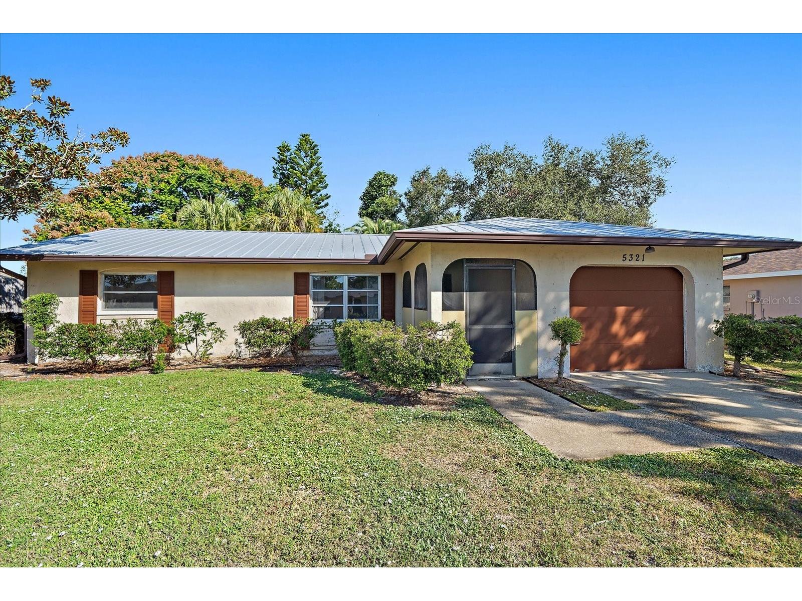 5321 Foxwood Drive Sarasota FL 34232 A4670079 image1