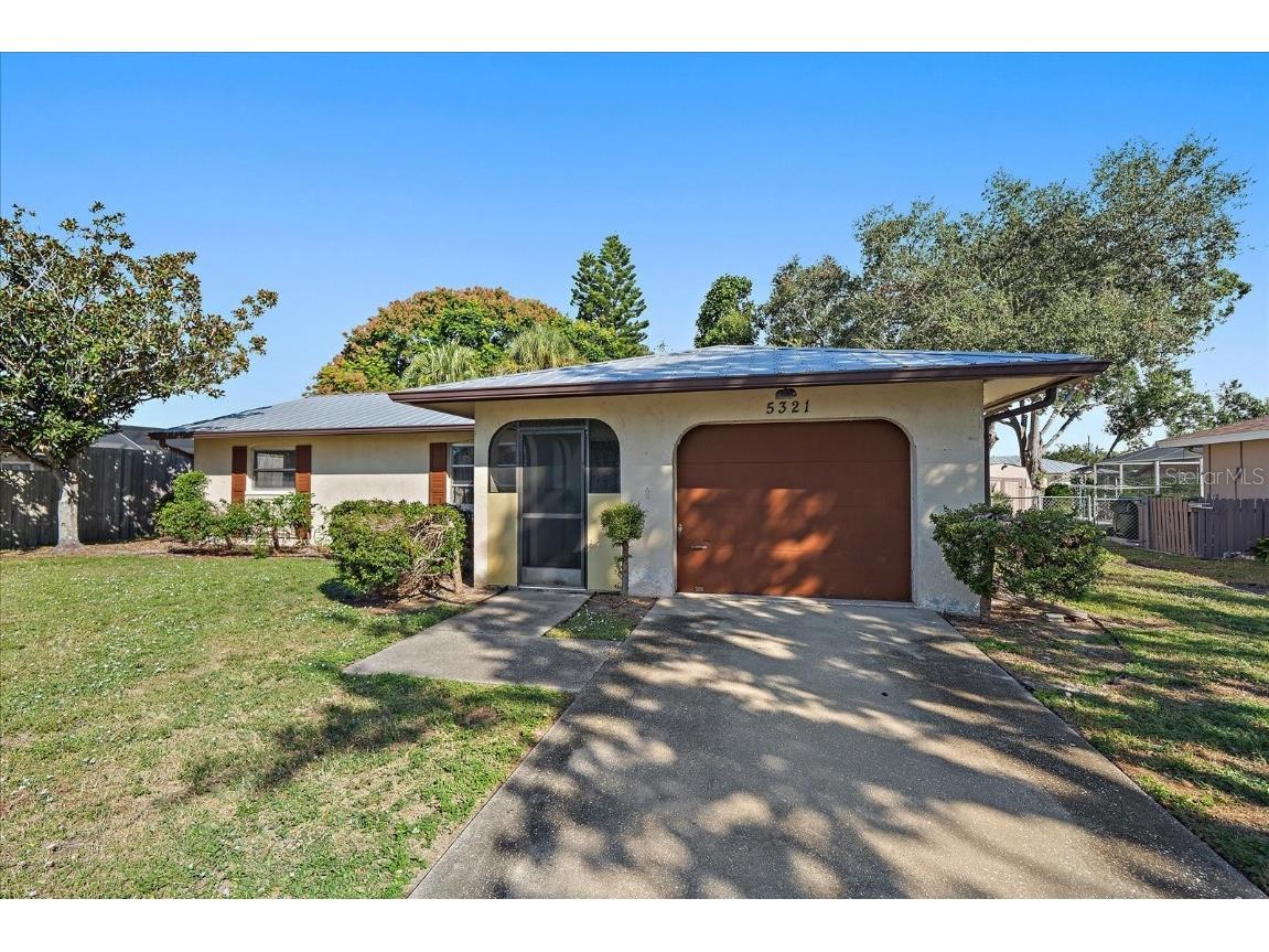 5321 Foxwood Drive Sarasota FL 34232 A4670079 image2