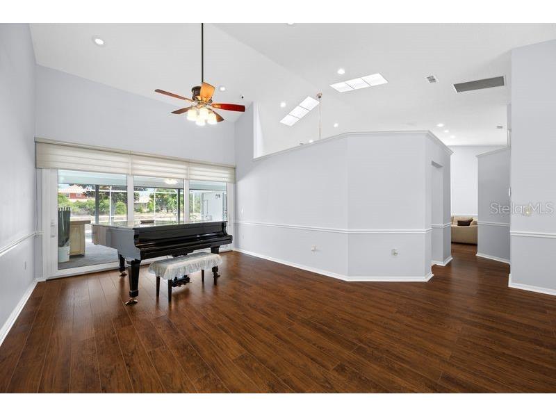 5321 Gardens Dr Sarasota FL 34243 TB8500945 image6