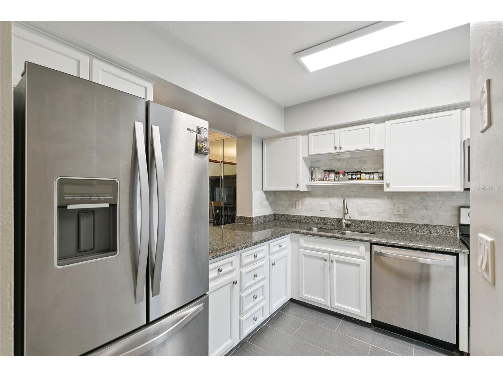 5321 Indian Creek Drive #D Orlando FL 32811 O6396164 image2