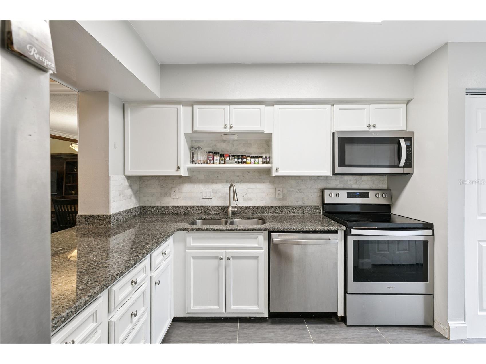 5321 Indian Creek Drive #D Orlando FL 32811 O6396164 image4