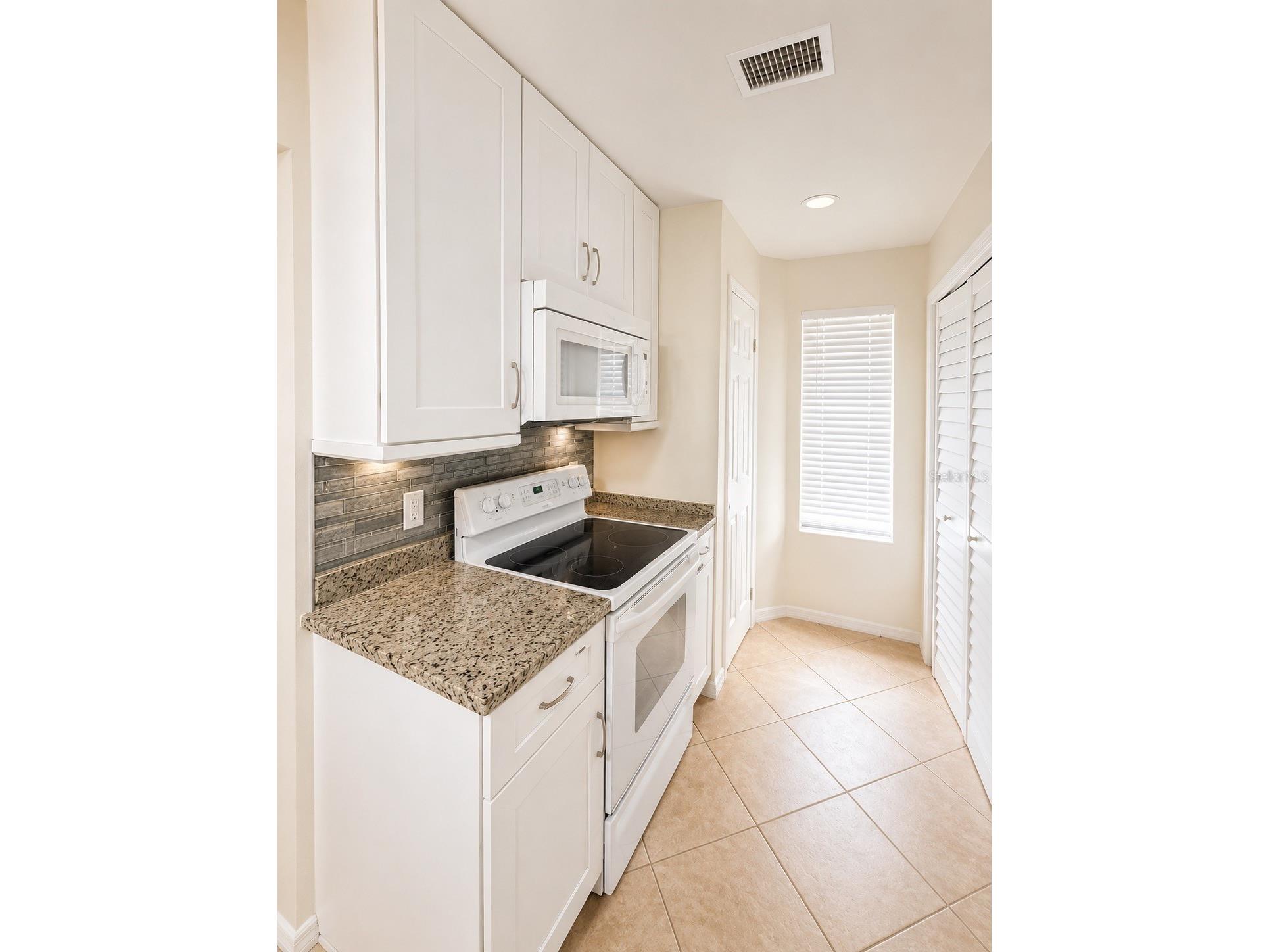5322 11th Street Circle E #5322 Bradenton FL 34203 A4699004 image4