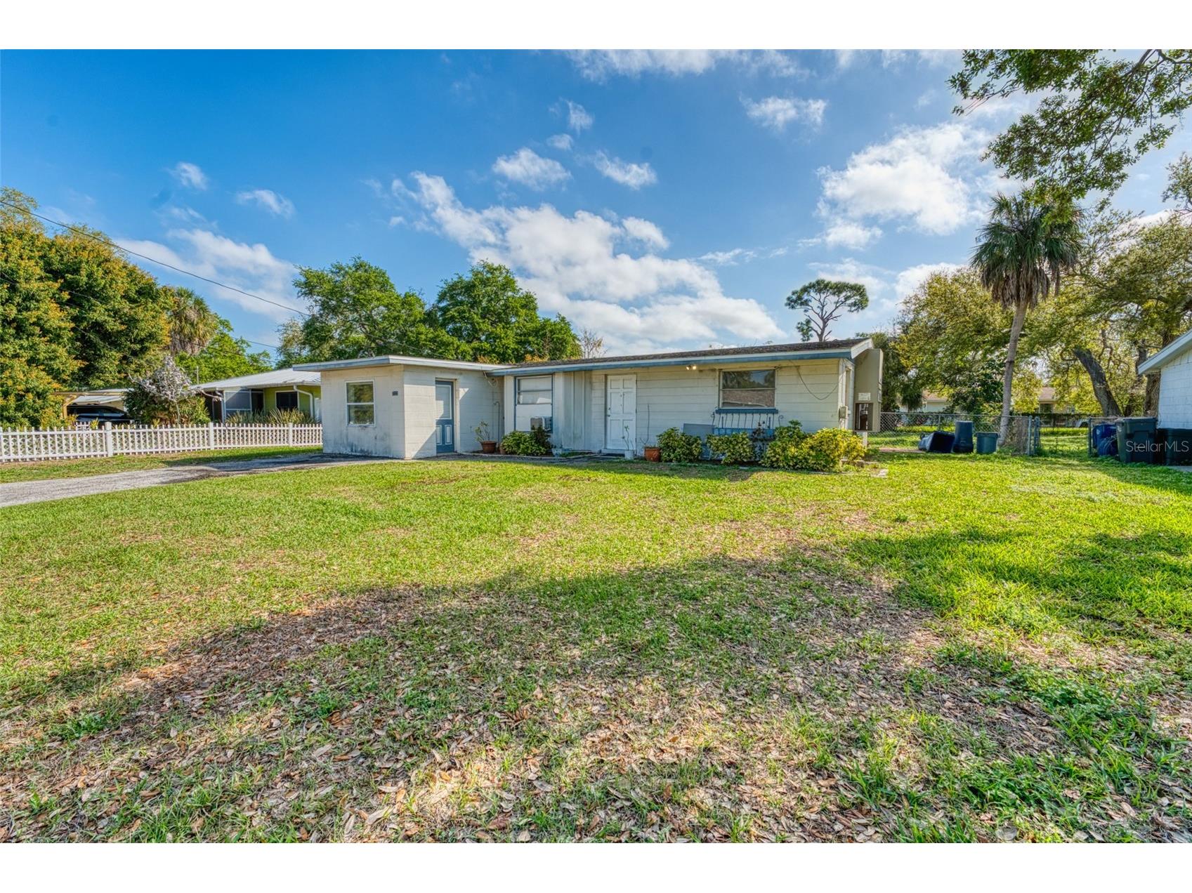 5323 22nd Street W Bradenton FL 34207 A4686140 image1