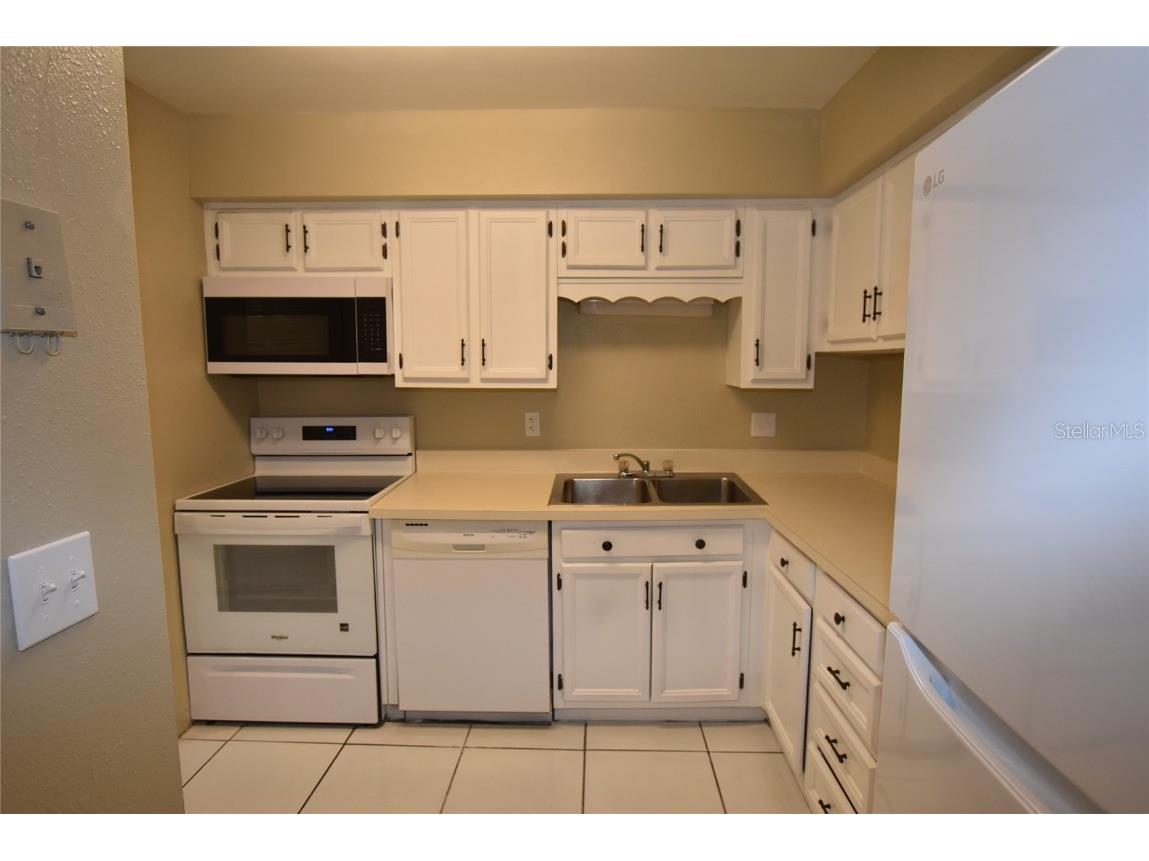 5323 Indian Creek Drive #D Orlando FL 32811 O6342908 image2